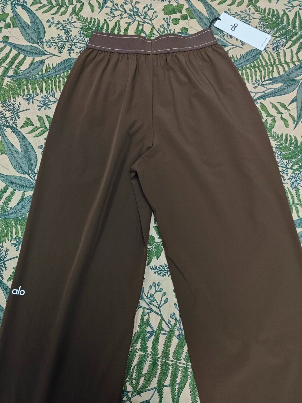🍃ALO Yoga Suit Up Trouser Regular Espresso Brown 😉NWT Brown Wide Leg Pants - Picture 5 of 8